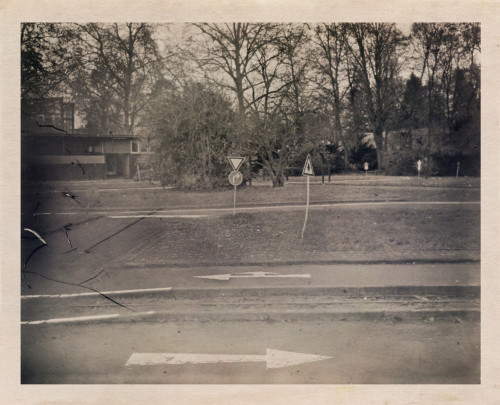 Verkehrsübungsgelände am Grüneburgpark. Fotografie im analogen Großformat 4x5 auf Röntgenfilm.