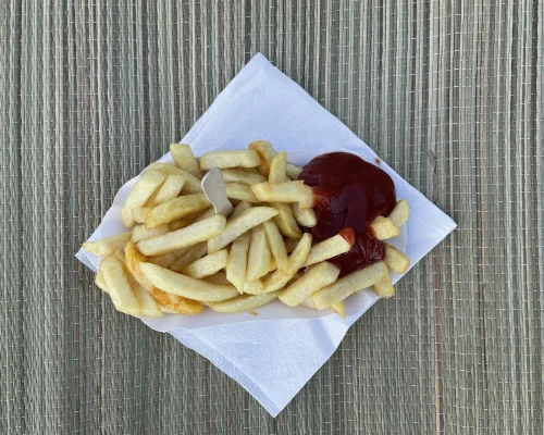 Schmackliche Pommes im Freibad Nieder-Eschbach